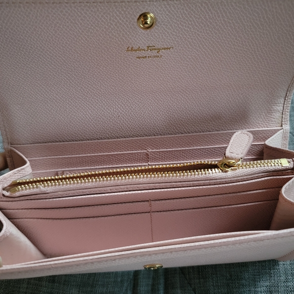 Salvatore Ferragamo wallet - Picture 3 of 6